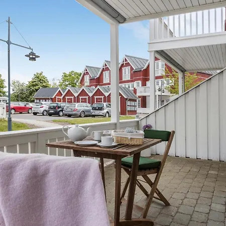2 Bedroom Stunning In Grsten *