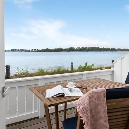 2 Bedroom Stunning In 加斯庭